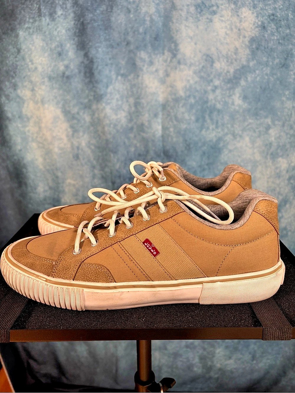 Levi's Men's 11 Tan Canvas Casual Sneakers